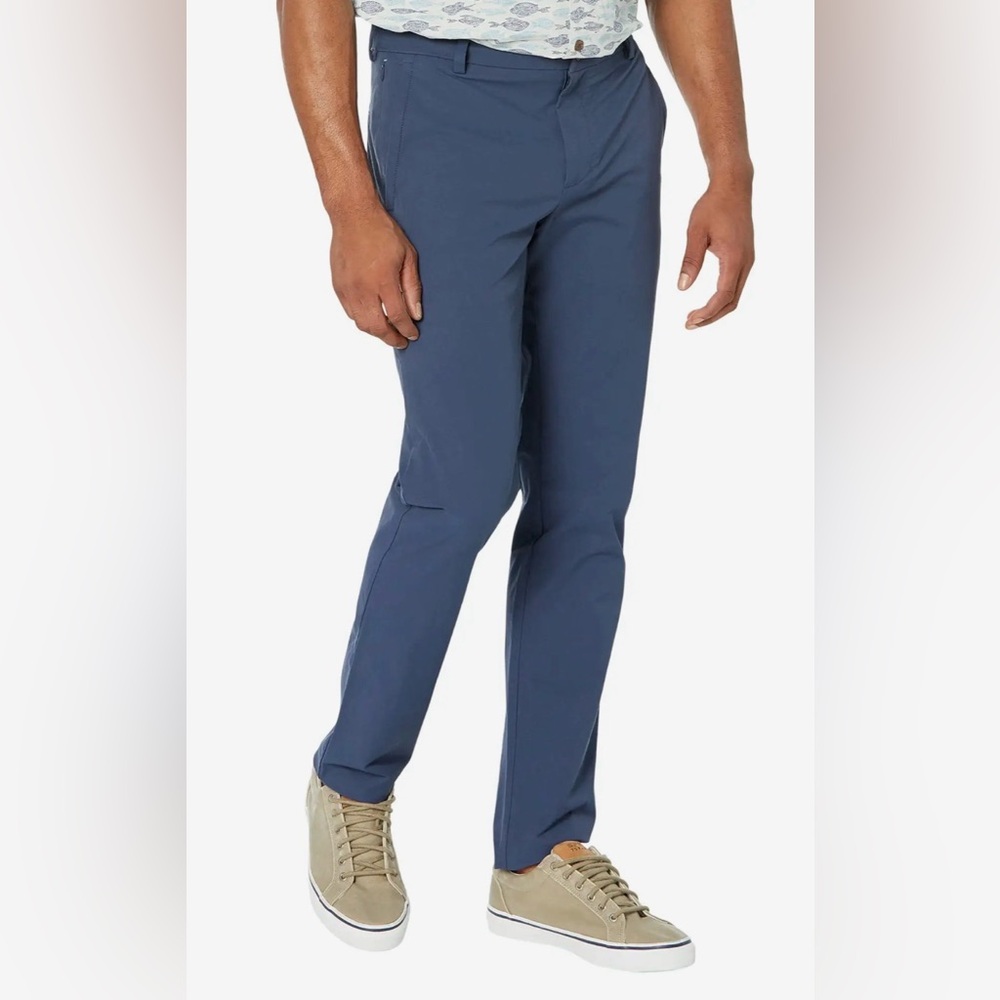 Vineyard Vines Men’s Slim Straight Chinos